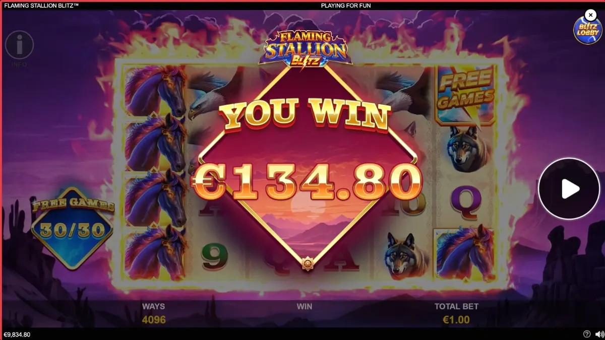 Flaming Stallion Blitz slot game screen na may apoy at disyerto
